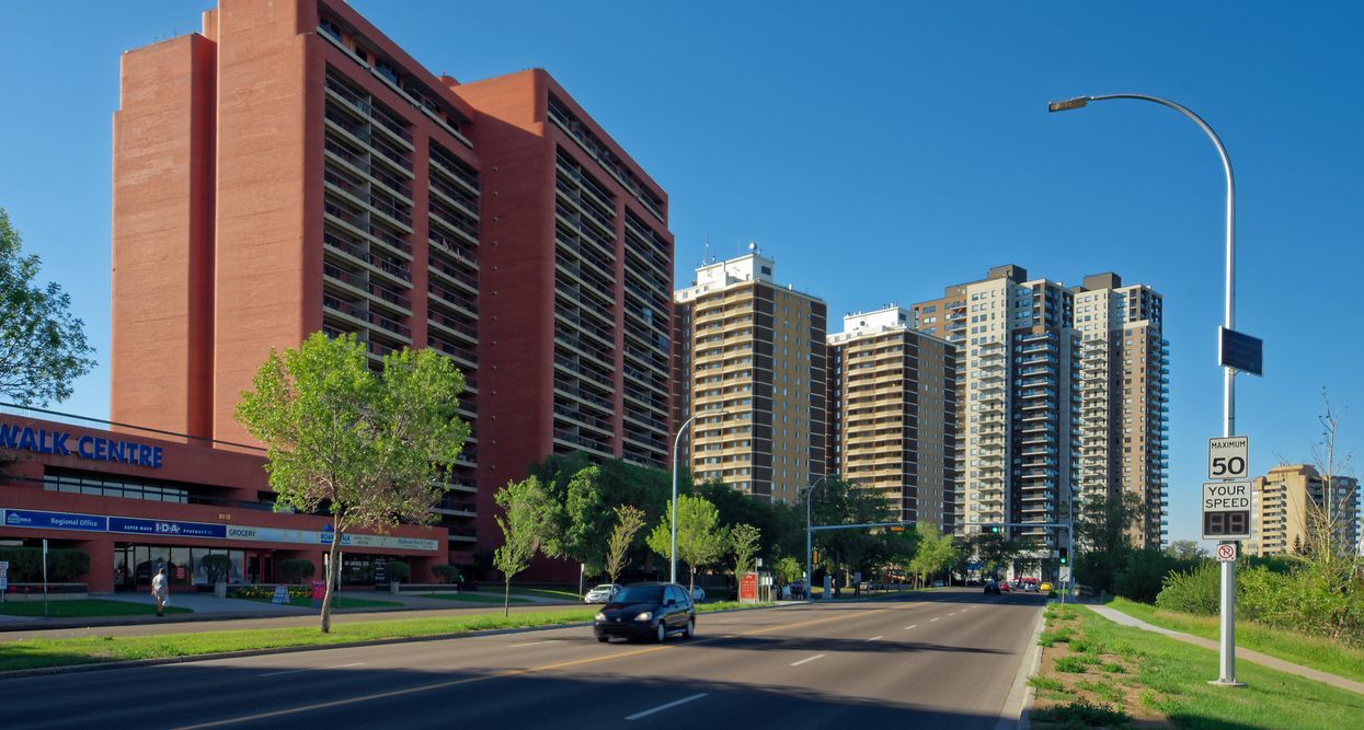 Racist Edmonton Video Show A Man Threatening Filipino-Canadians (VIDEO)