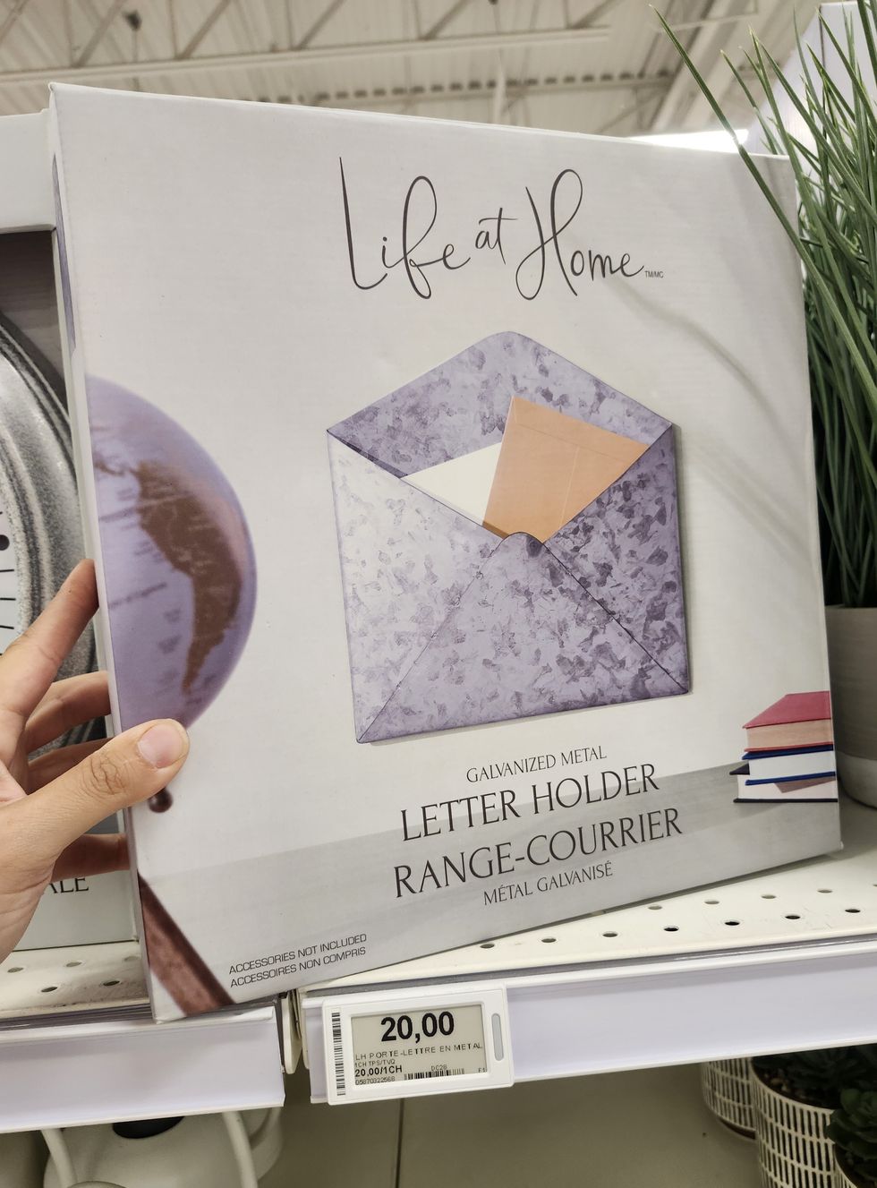 Range-courrier d\u00e9coratif.