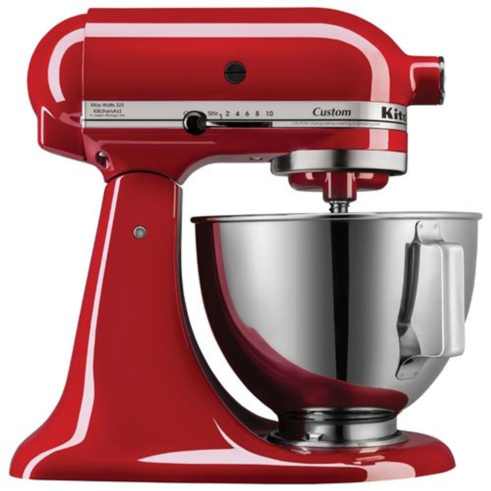 red kitchenaid stand mixer that's 4.5 quarts