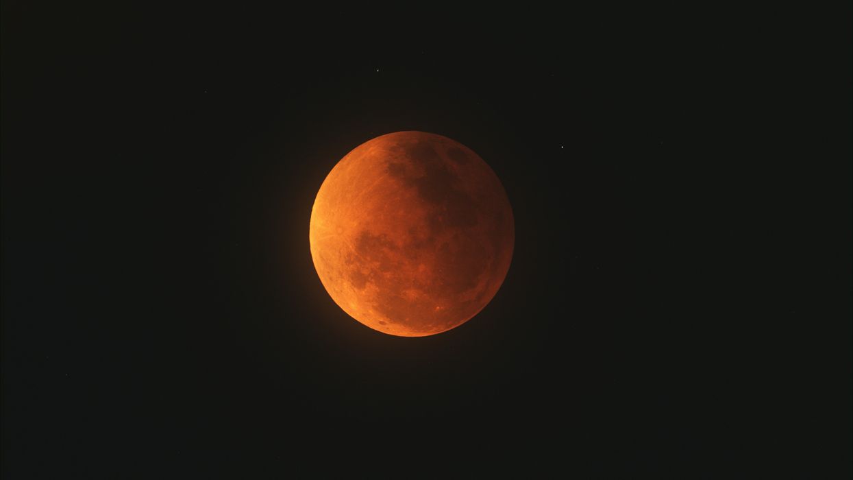 red moon during total lunar eclipse
