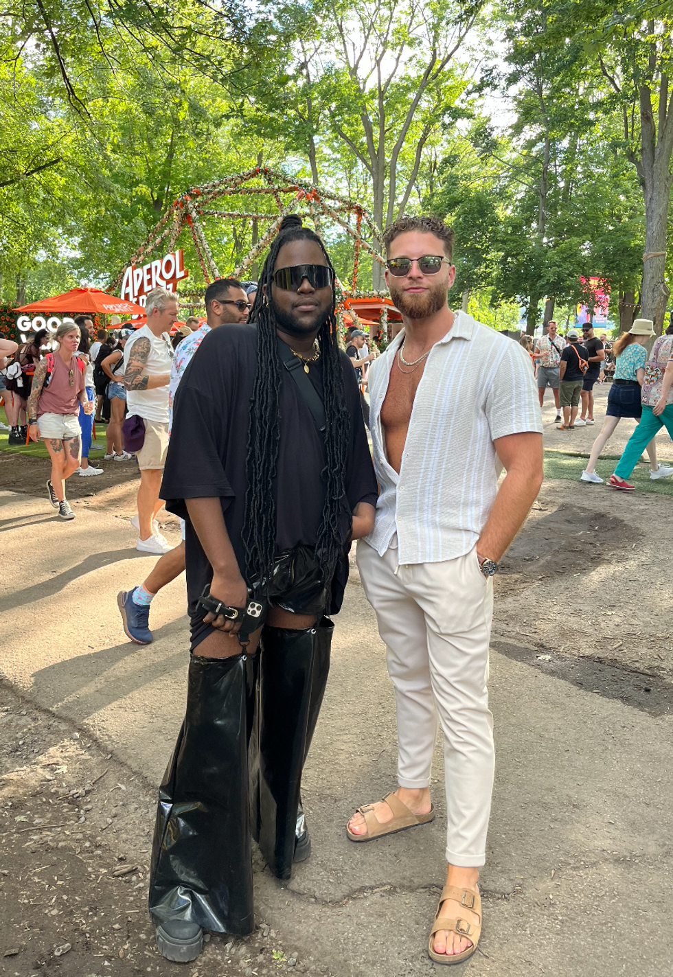 Redgee et son ami Khaled \u00e0 Osheaga 2022.