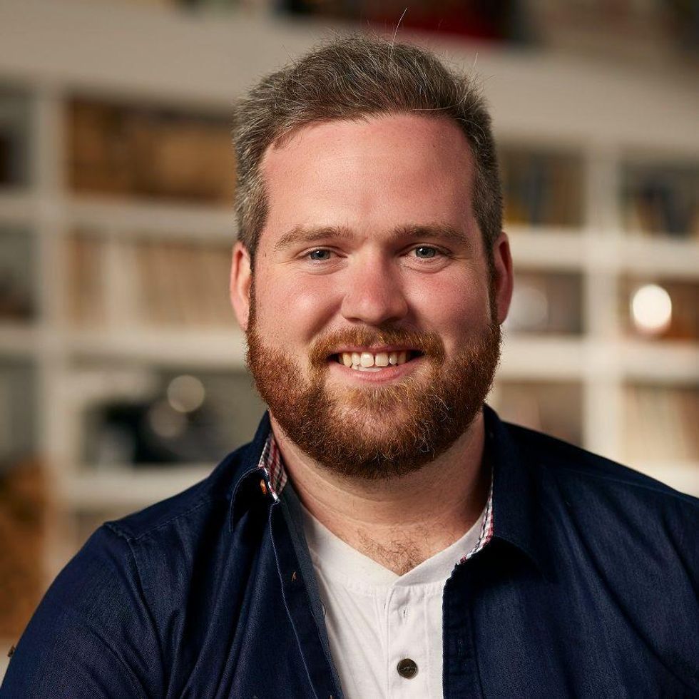 Robert de L'amour est dans le pr\u00e9 11.