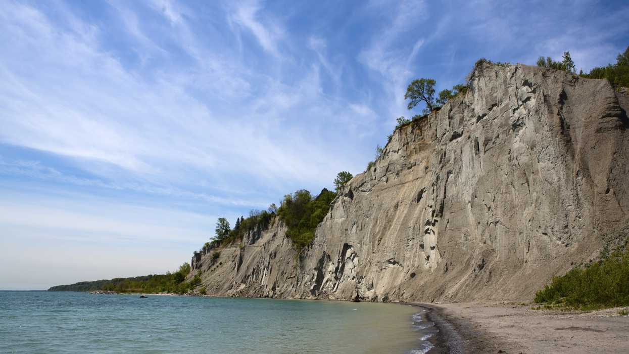 Rockslide At Scarborough Bluffs Happened Yesterday & Police Warn It's Dangerous (PHOTO)