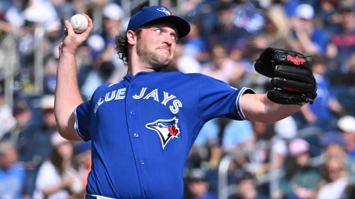 Rodriguez's two-run triple powers Reds past Jays