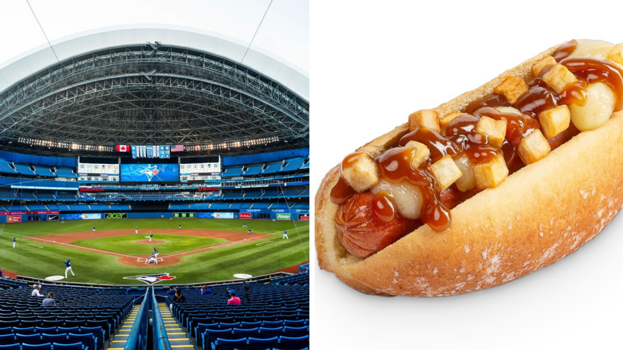Rogers Centre. Droite : Hot-dog poutine.