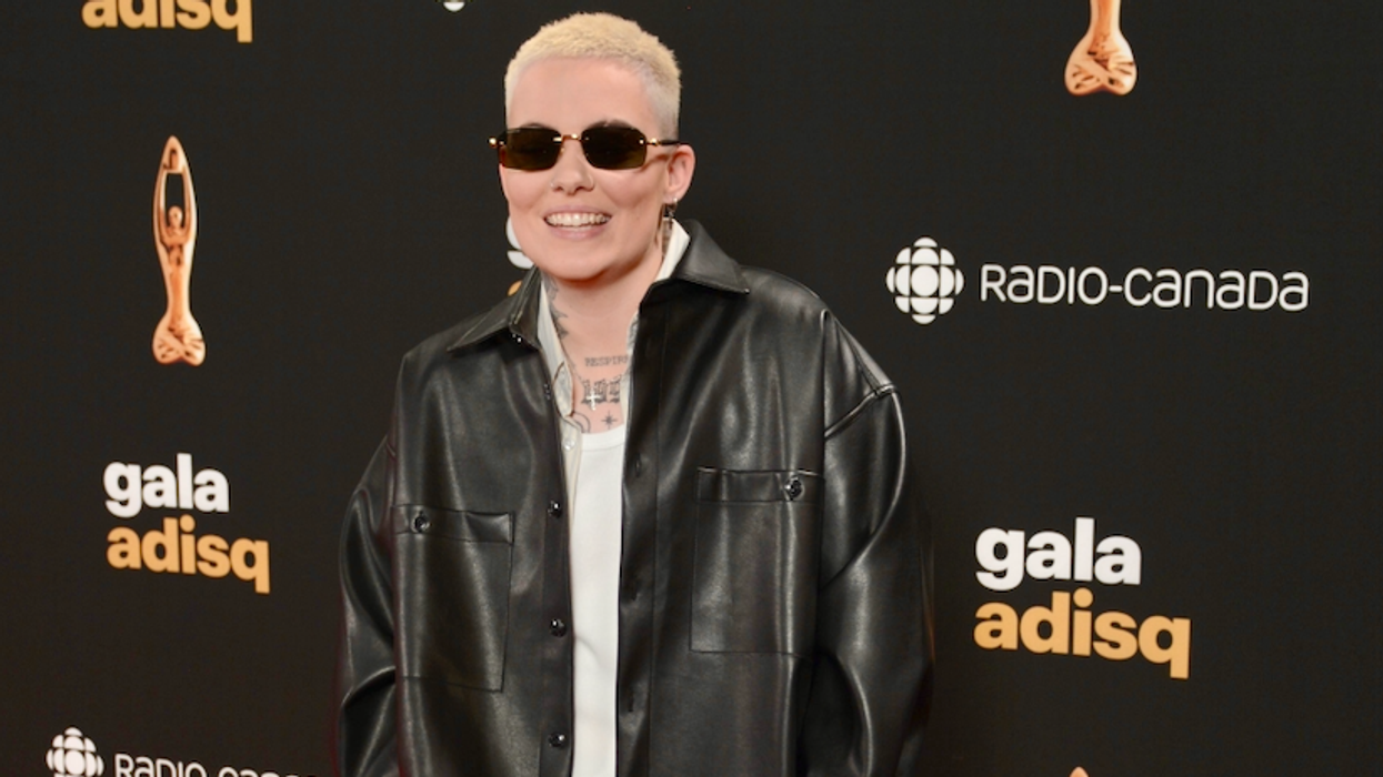 Roxane Bruneau sur le tapis rouge au Gala de l'ADISQ 2024.