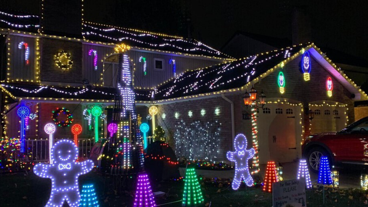 Rusty Griswold’s Christmas House Light Display Is Back This Year & It's Pure Movie Magic