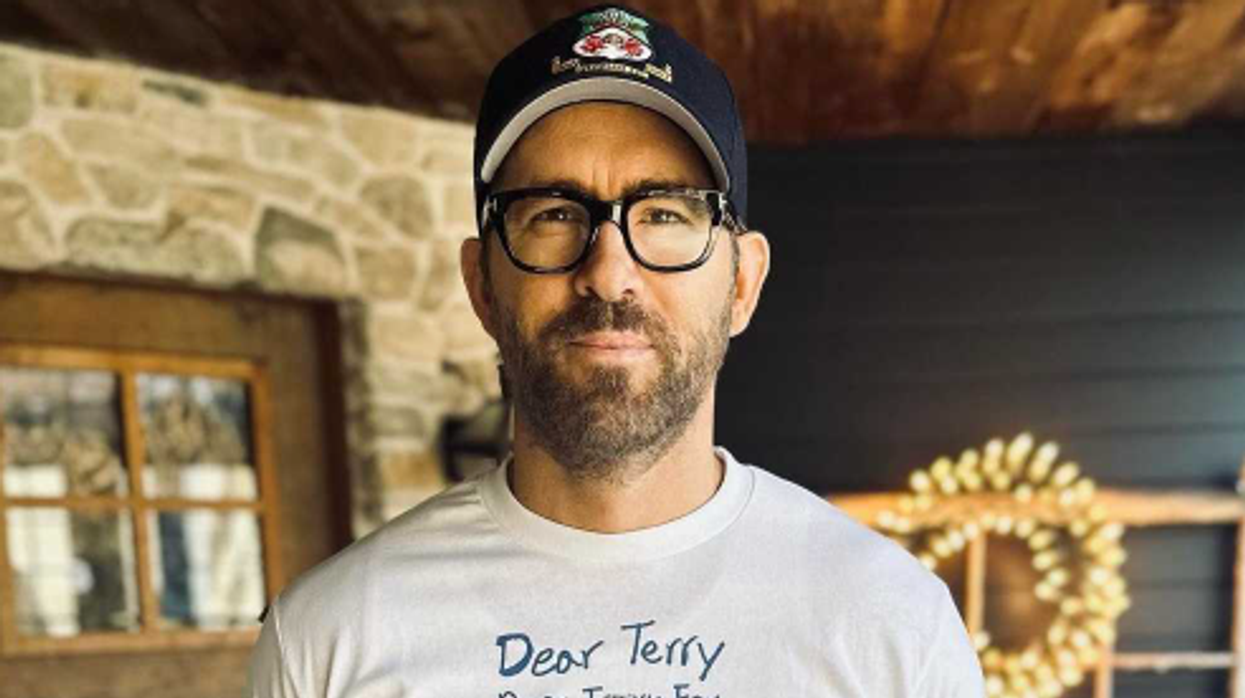Ryan Reynolds wearing a Terry Fox shirt.