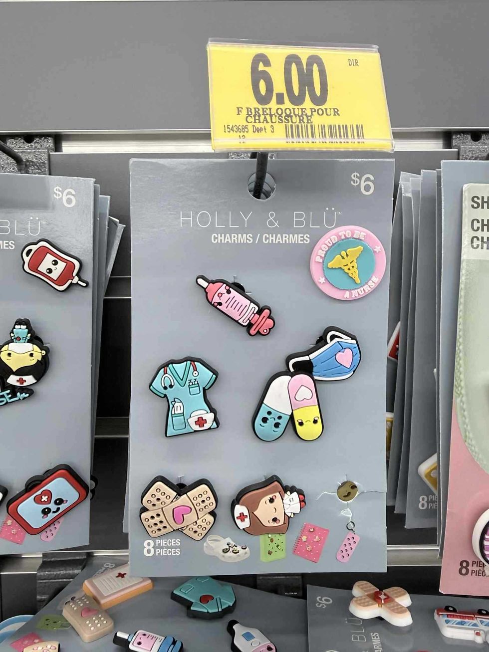 S\u00e9lection de breloques pour chaussures de type Crocs en vente au Tigre G\u00e9ant pour 6 $.