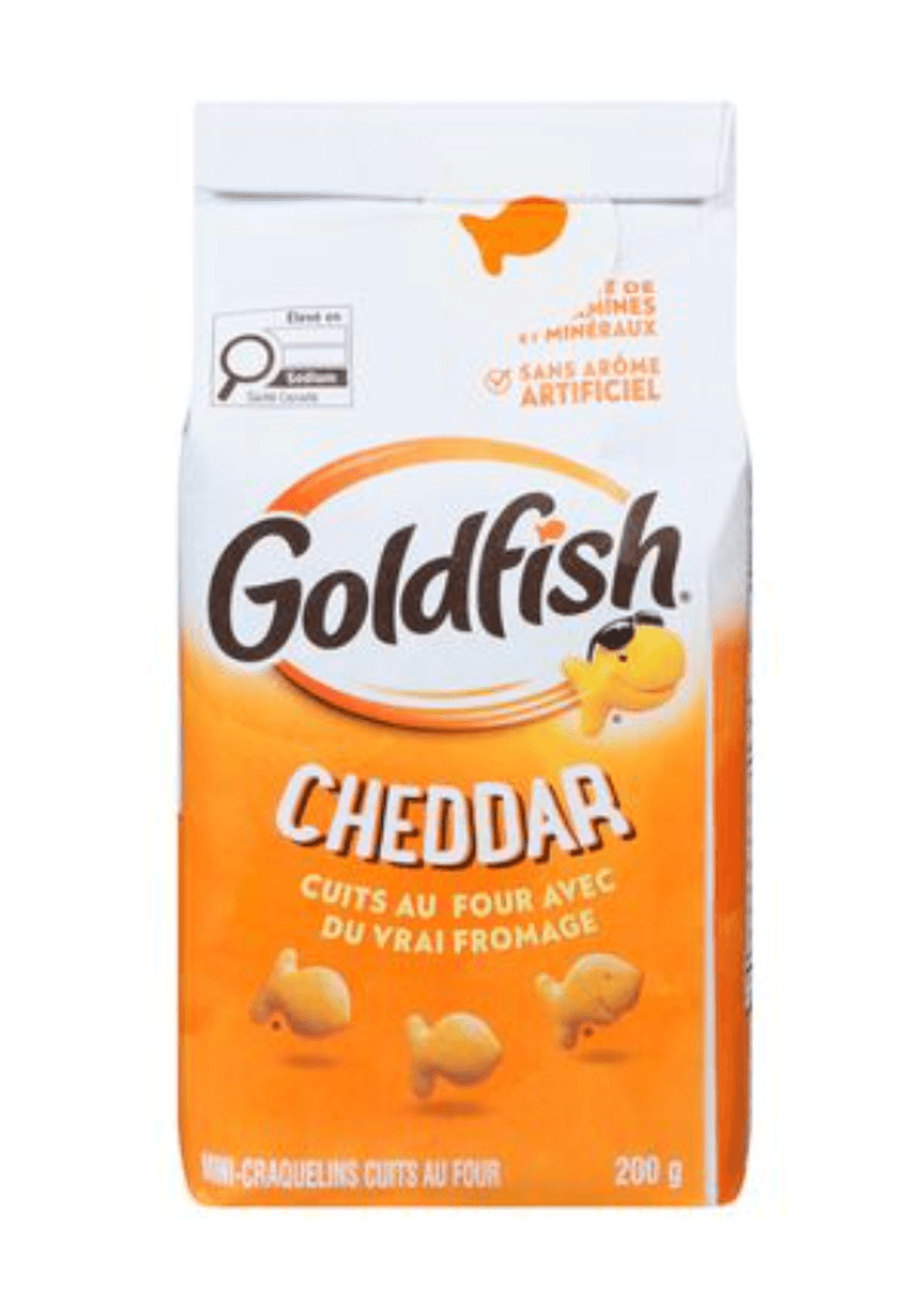 Sac de craquelins au cheddar Goldfish sur fond blanc.