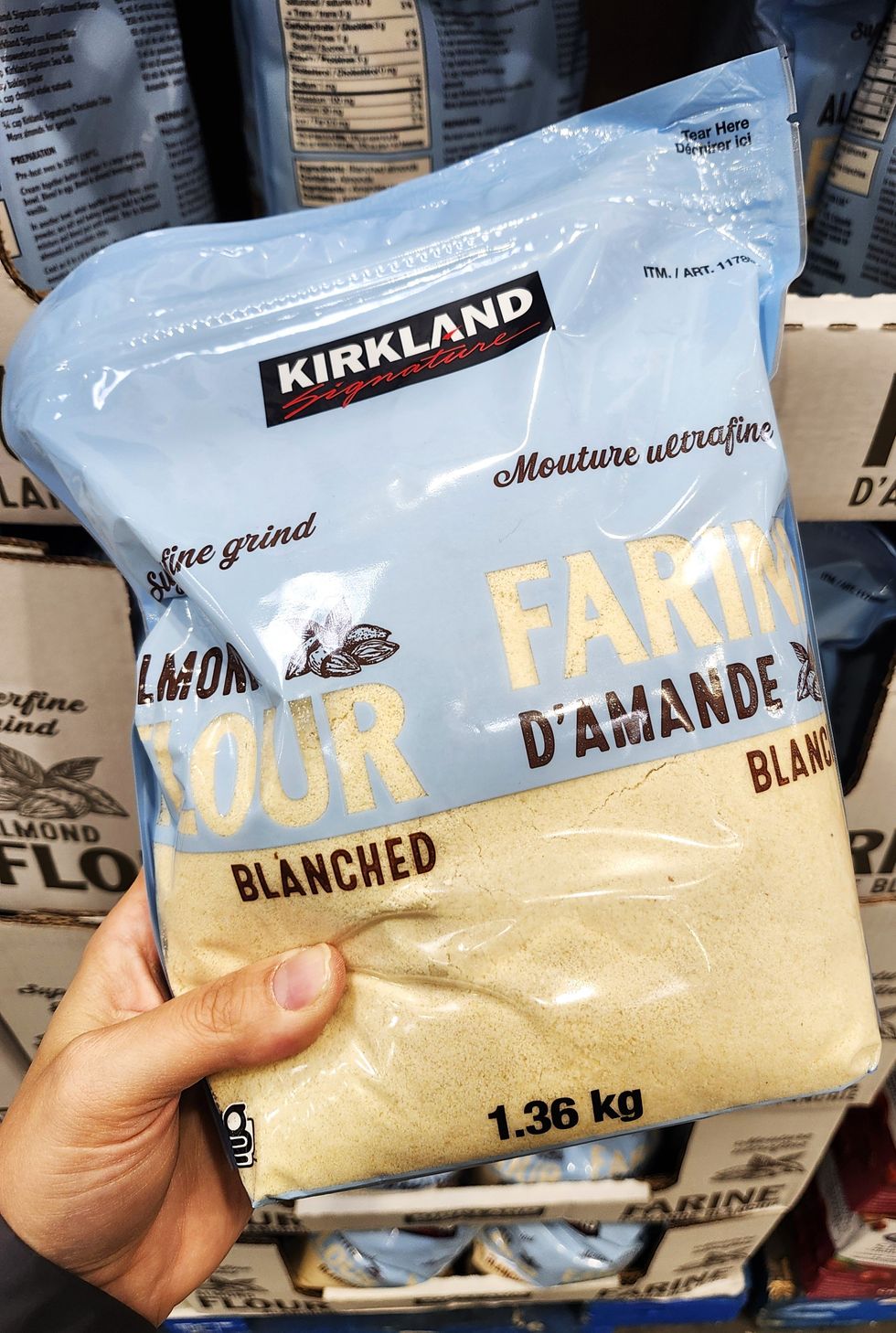 Sac de farine d'amande blanchie de la marque Kirkland.