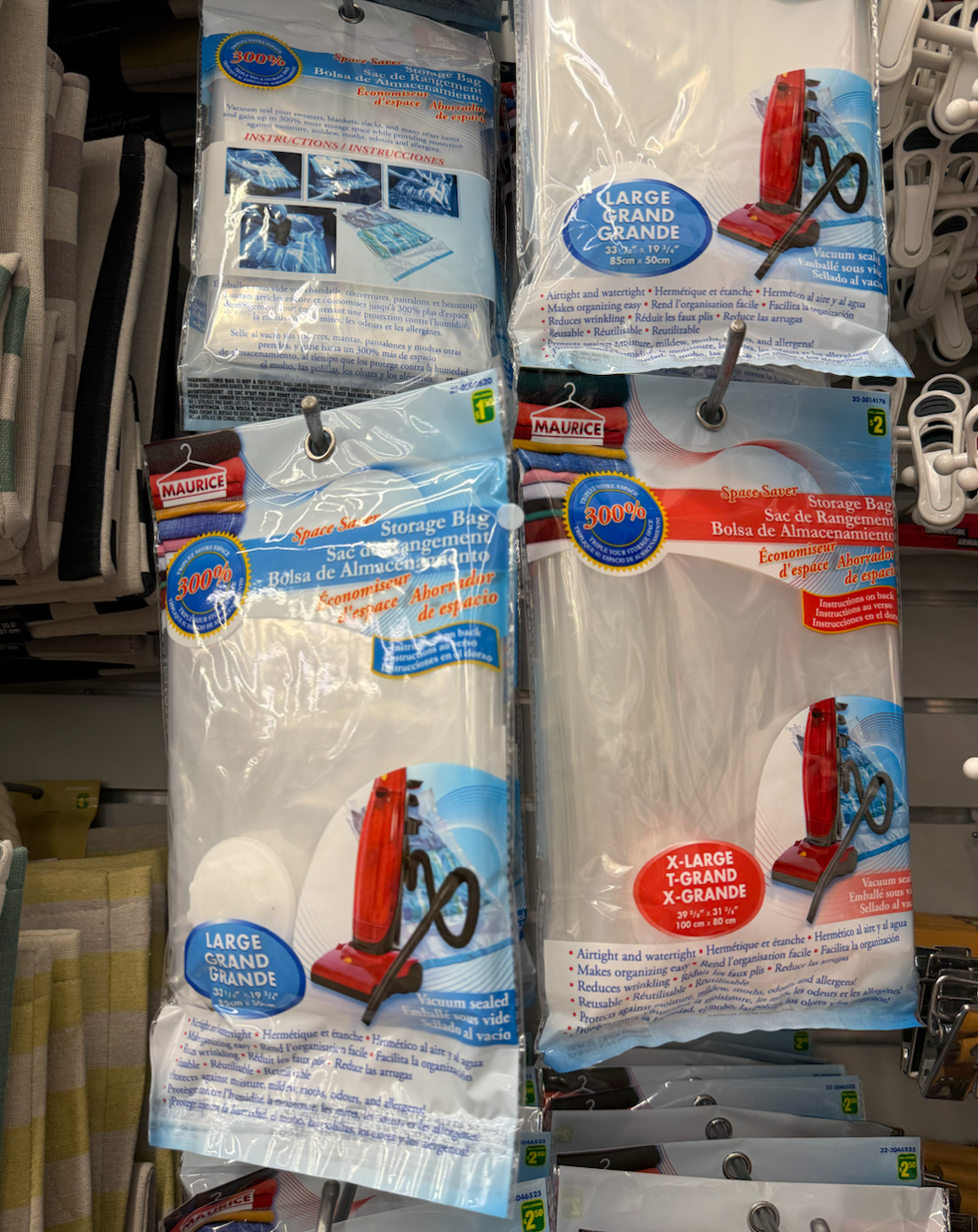Sac de rangement sous vide vendus au Dollarama.