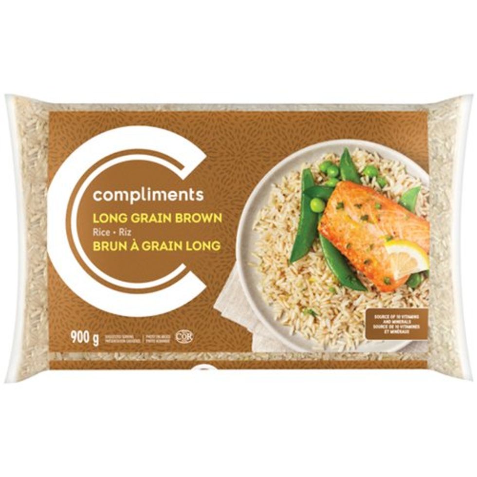 Sac de riz brun \u00e0 grains longs.