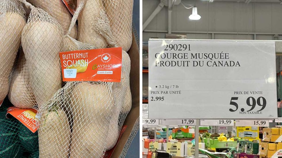 Sacs de courge musqu\u00e9e en vente chez Costco. Droite : Affiche de prix Costco pour les courges musqu\u00e9es.