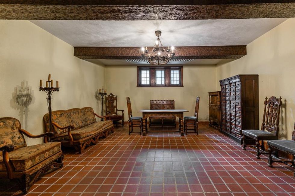 Salle familiale au sous-sol.