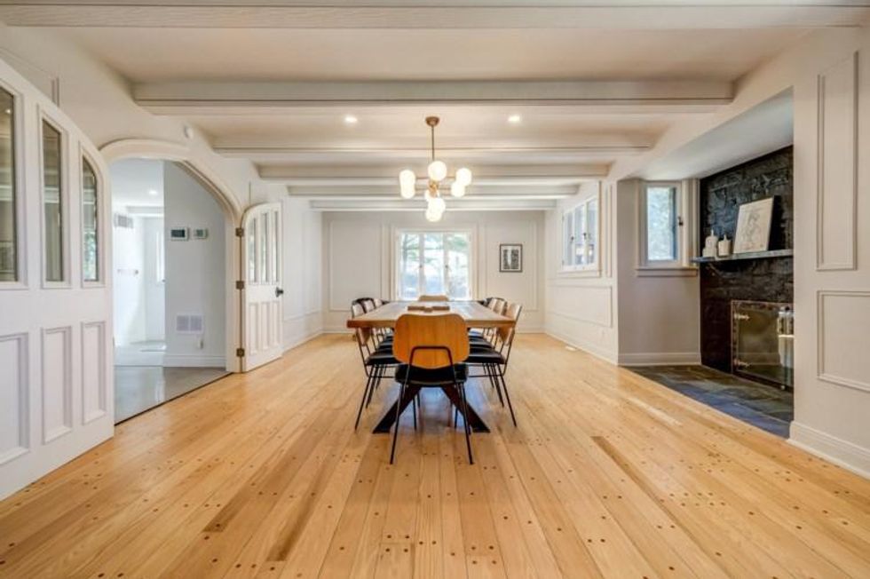 Salle \u00e0 manger du 800, rue du Ch\u00e2teau, Mont-Saint-Hilaire, QC.