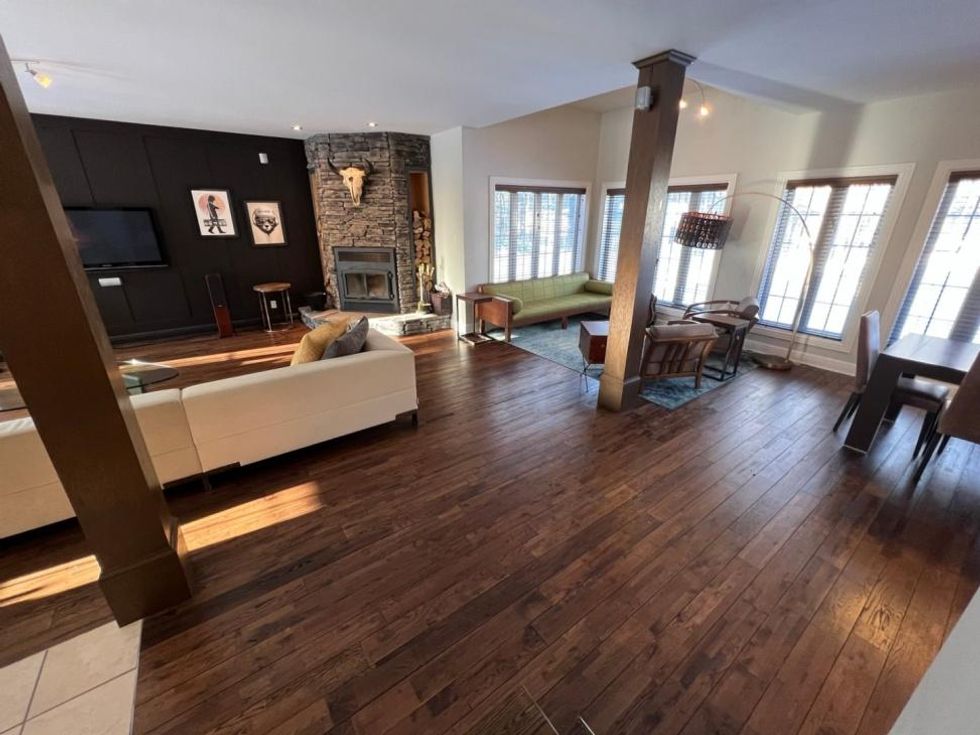 Salon de la maison \u00e0 vendre de Patrick Groulx.