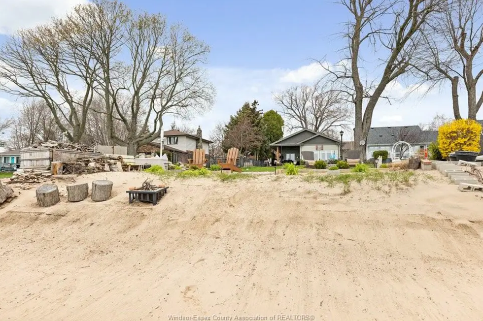 This Dreamy Ontario Beach House Has White Sand Shores & Panoramic Lake