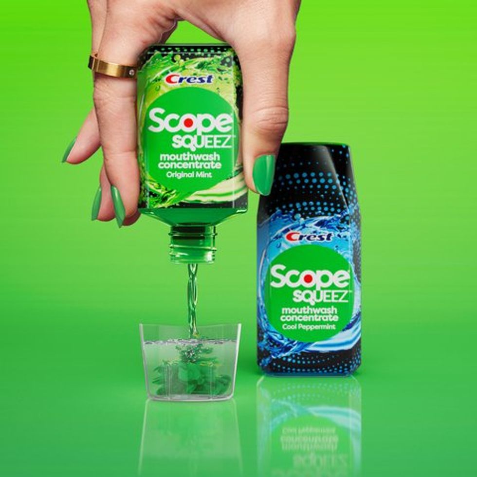 Scope Squeez mouthwash