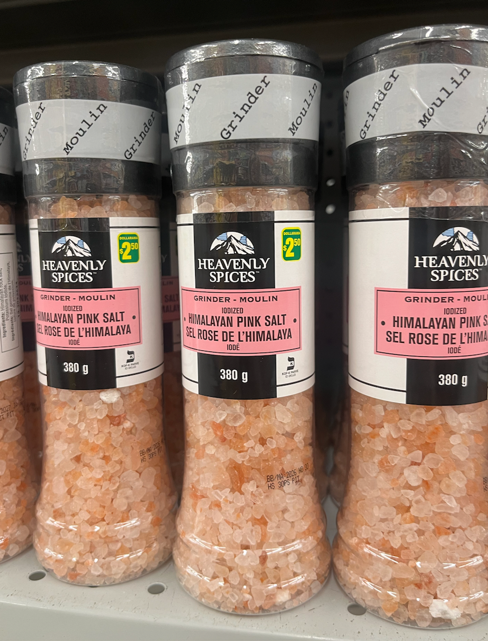 Sel rose de l'Himalaya au Dollarama.