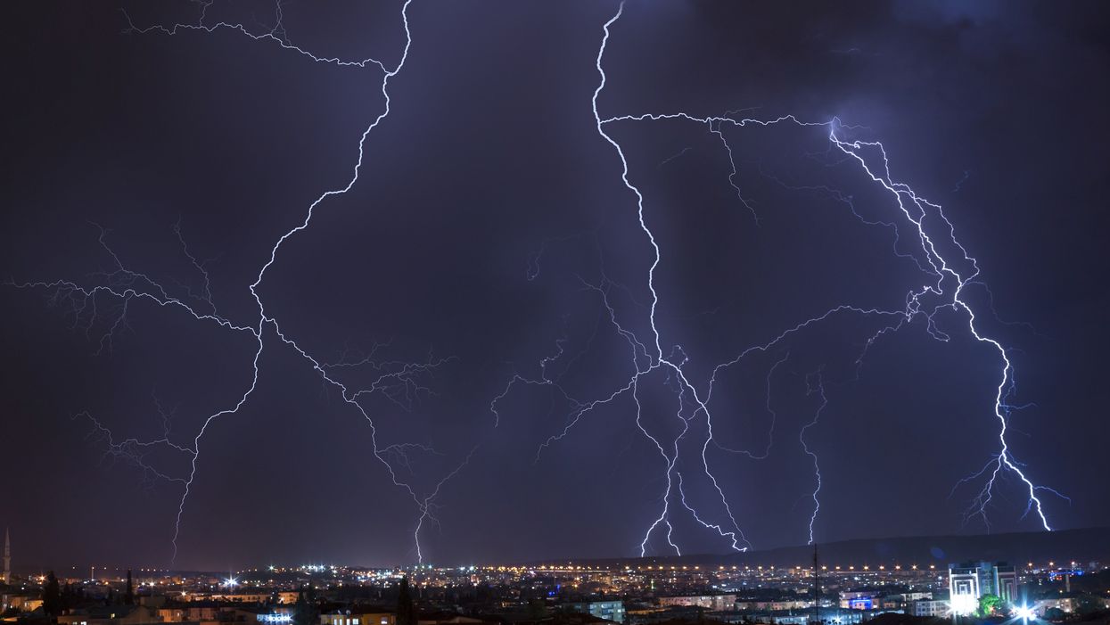 Severe Thunderstorm Watch In Ontario Could Bring Large Hail & 100km/hr Winds