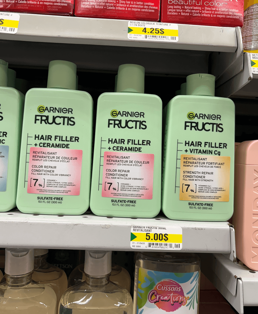 Shampooings et revitalisants Garnier Fructis sur les tablettes du Dollarama.