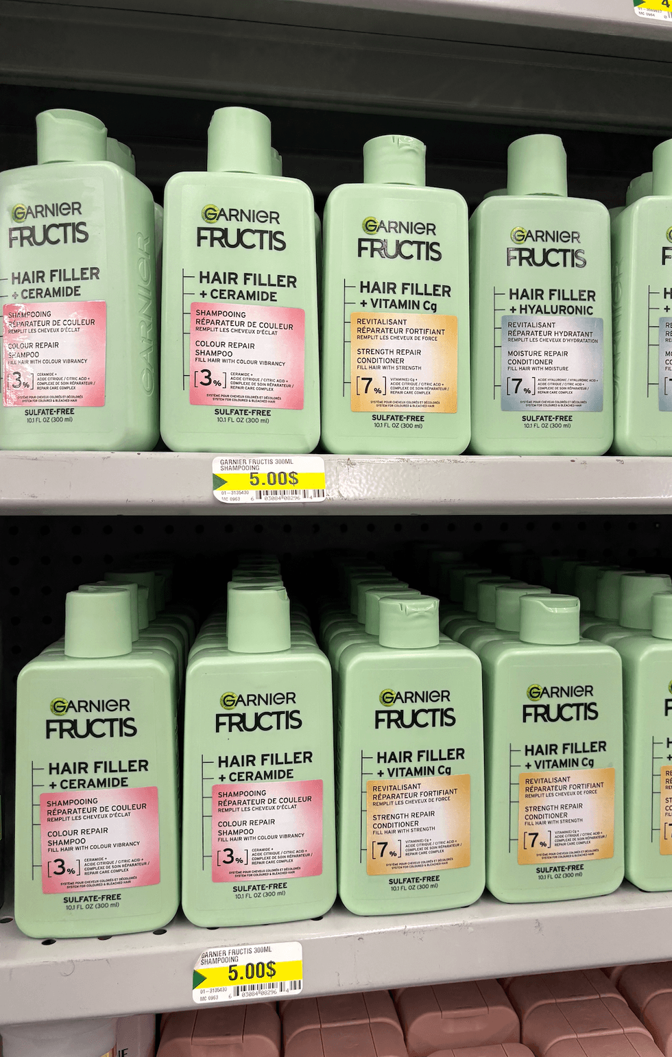 Shampooings Garnier Fructis sur les tablettes du Dollarama.