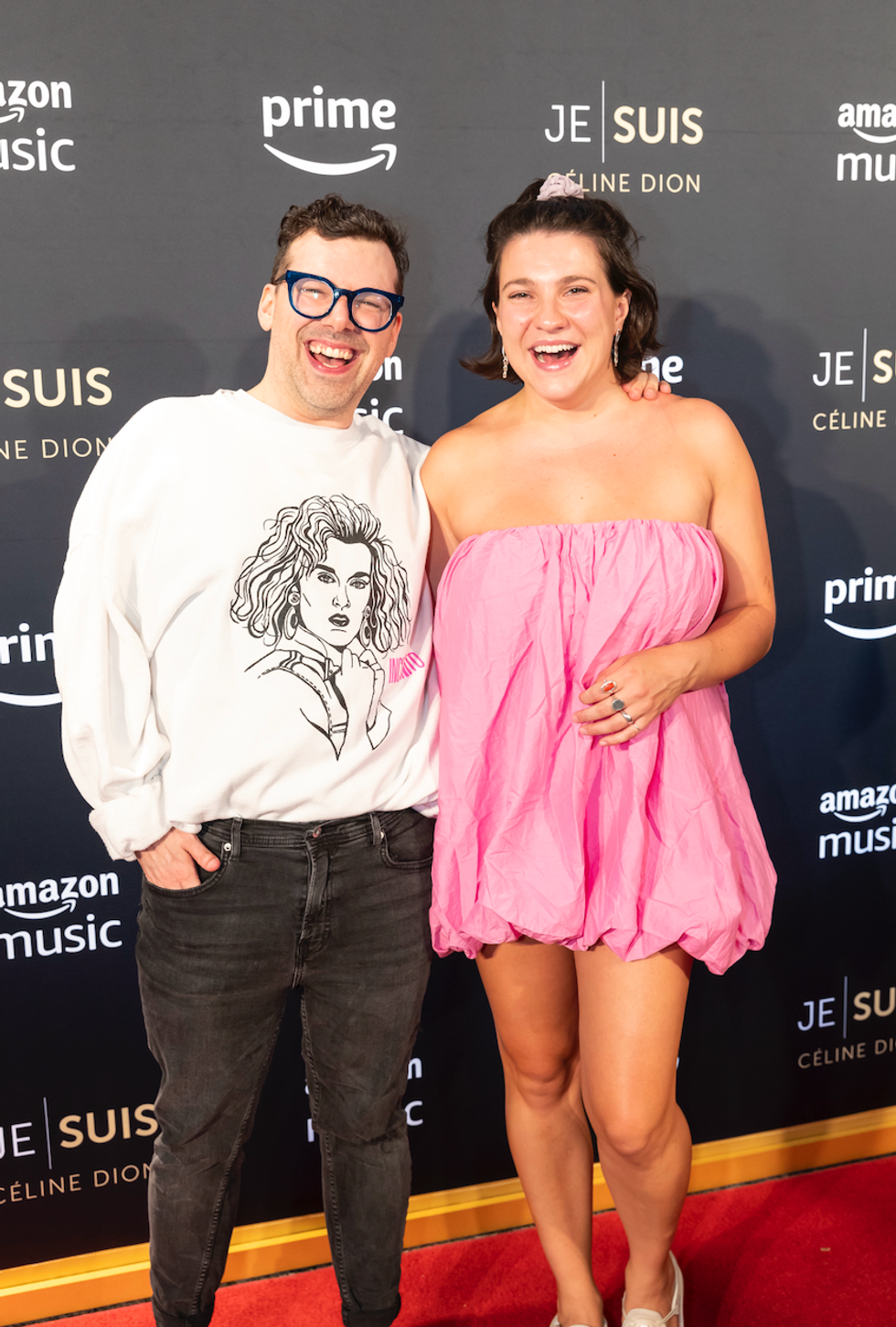 Simon Boulerice et \u200bLunou Zucchini sur le tapis rouge de JE SUIS : C\u00c9LINE DION.