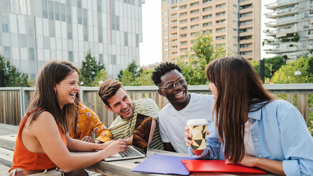 Simplii Financial Makes It Easy For International Students To Get Set Up In Canada & Here's How