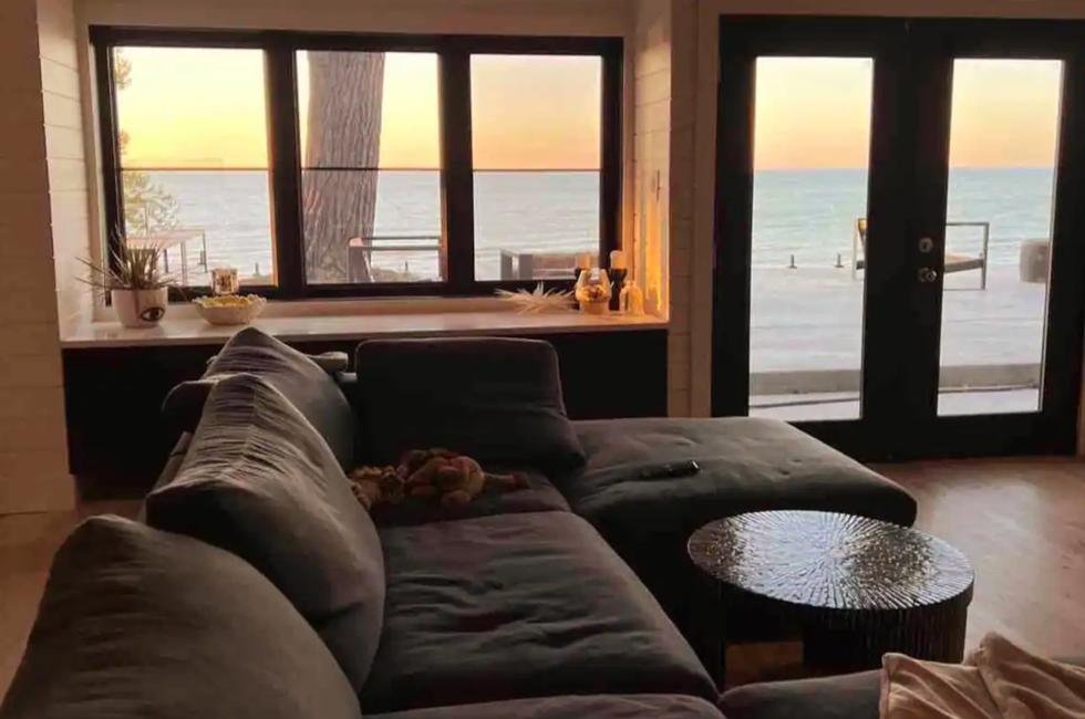 Sitting area with water views.