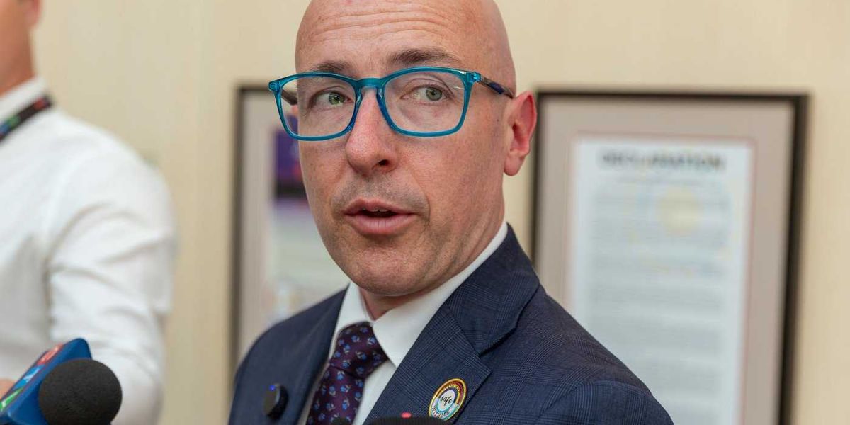 Smith blames Feds for housing rules Edmonton built for over a decade
