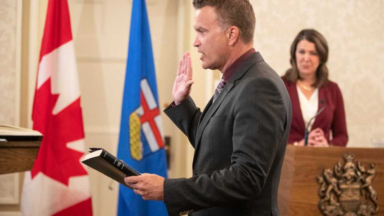 Smith can't survive Alberta referendum: Guthrie