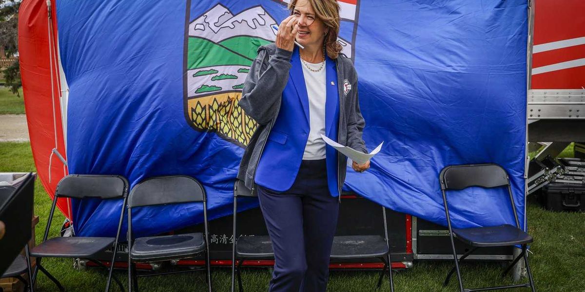 ‘Why walk away?’: Emotional Danielle Smith speaks against separation at online forum ‘Why walk away?’: Emotional Danielle Smith speaks against separation at online forum