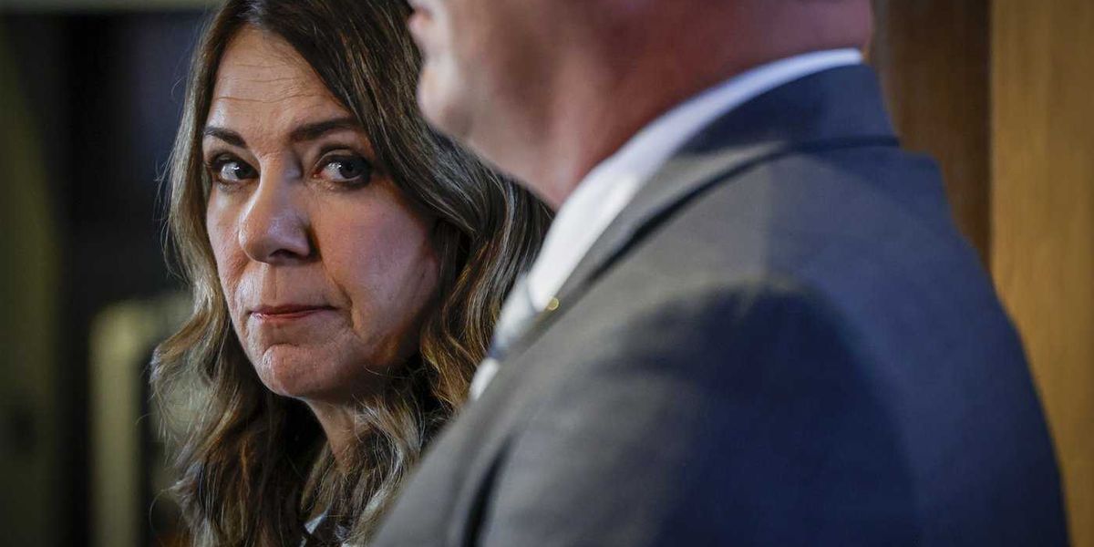 Smith tells First Nations chiefs to ‘check themselves’ over treason accusation Smith tells First Nations chiefs to ‘check themselves’ over treason accusation