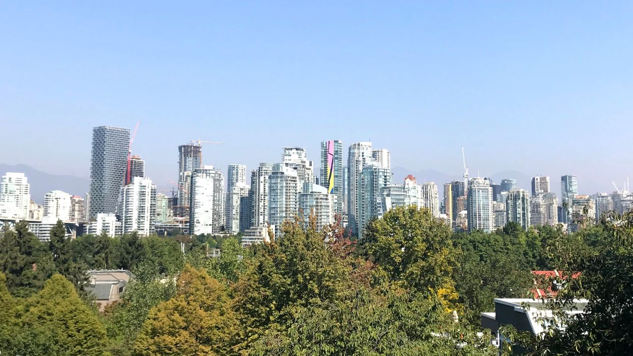 Smoky Skies In Vancouver From US Wildfires Are So Thick You Can Barely See The Mountains