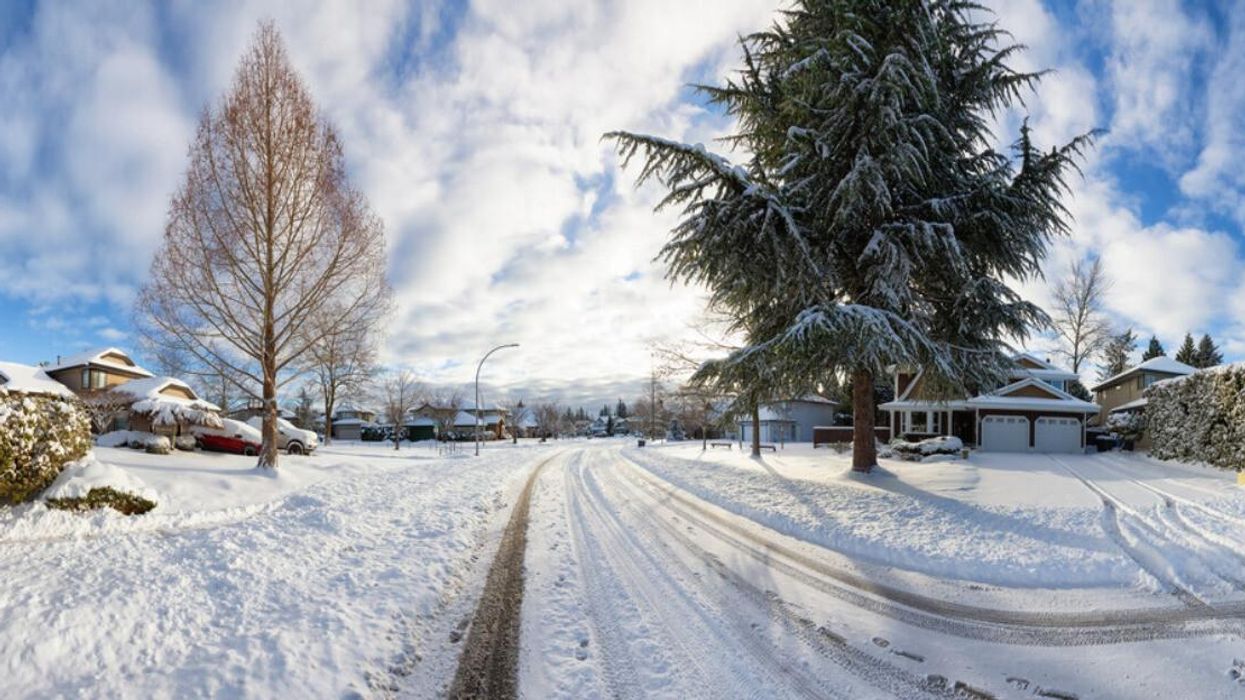 Snow in a residential area.