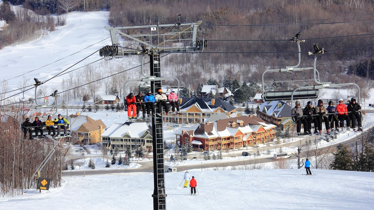 Snowboarder Was Kicked Out Of A Popular Ontario Ski Resort For Not Wearing A Mask (VIDEO)