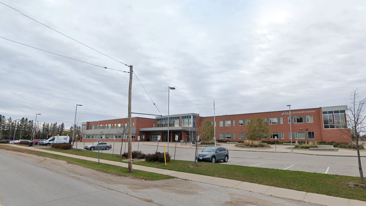 Some Ontario Schools Are In A Hold & Secure RN All Because Of Bears That Are In The Area