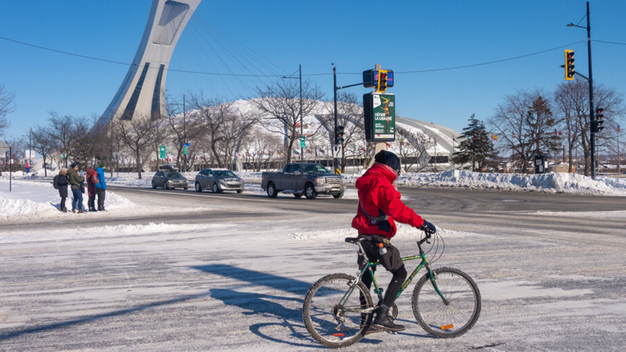Stade Olympique Montréal hiver.