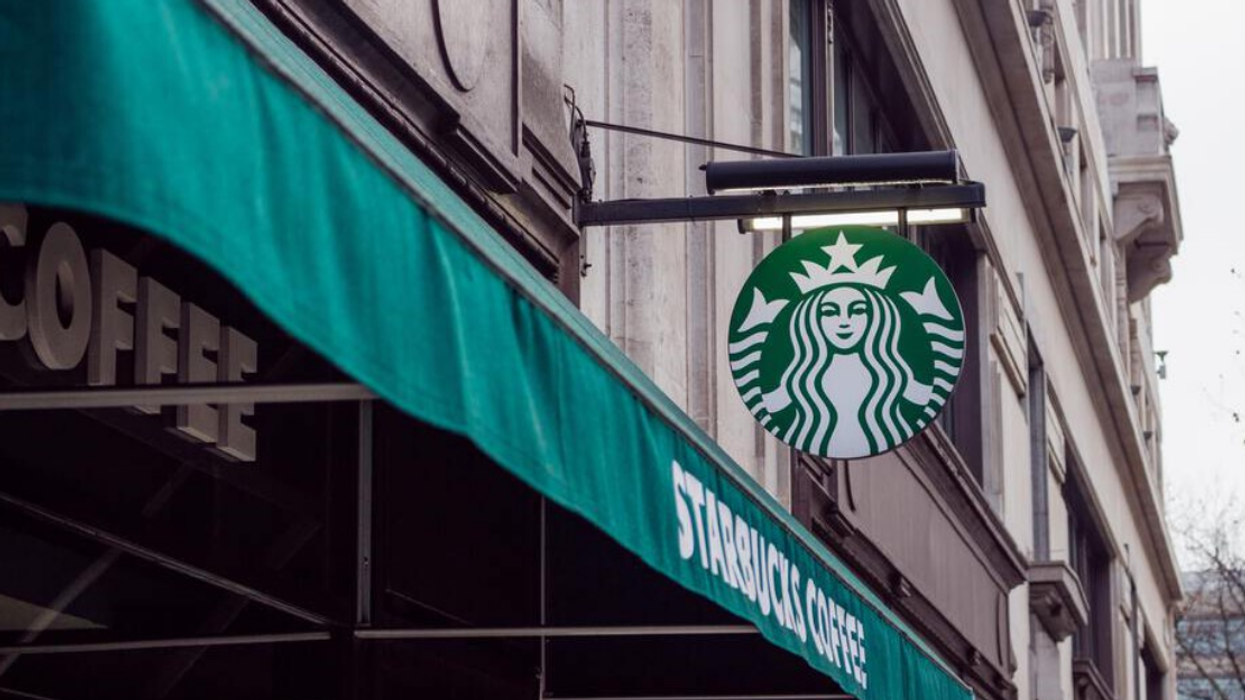 Starbucks change son menu et ça te permet de personnaliser tes boissons sans angoisser