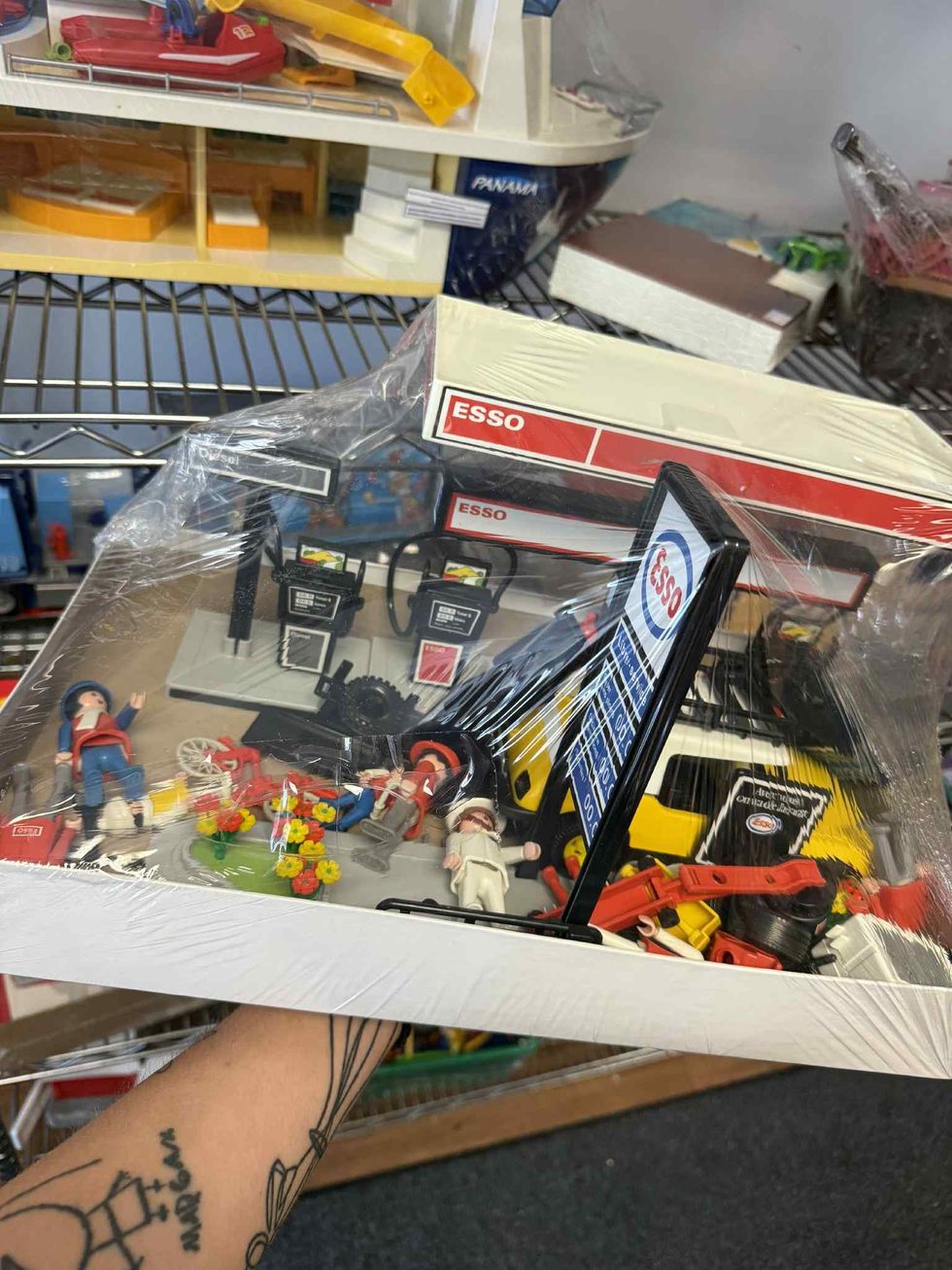 Station d'essence ESSO en Playmobil en vente \u00e0 la boutique \u00e9ph\u00e9m\u00e8re D\u00e9panne TOUT.   