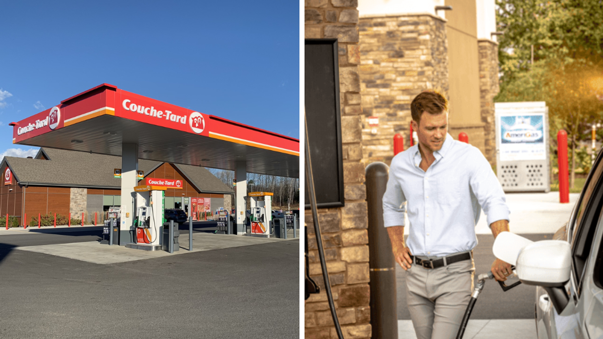 Station-service Couche-Tard au Québec avec plusieurs pompes à essence et un ciel bleu clair. Droite: Homme en chemise claire faisant le plein d’essence à une station-service, en plein jour.