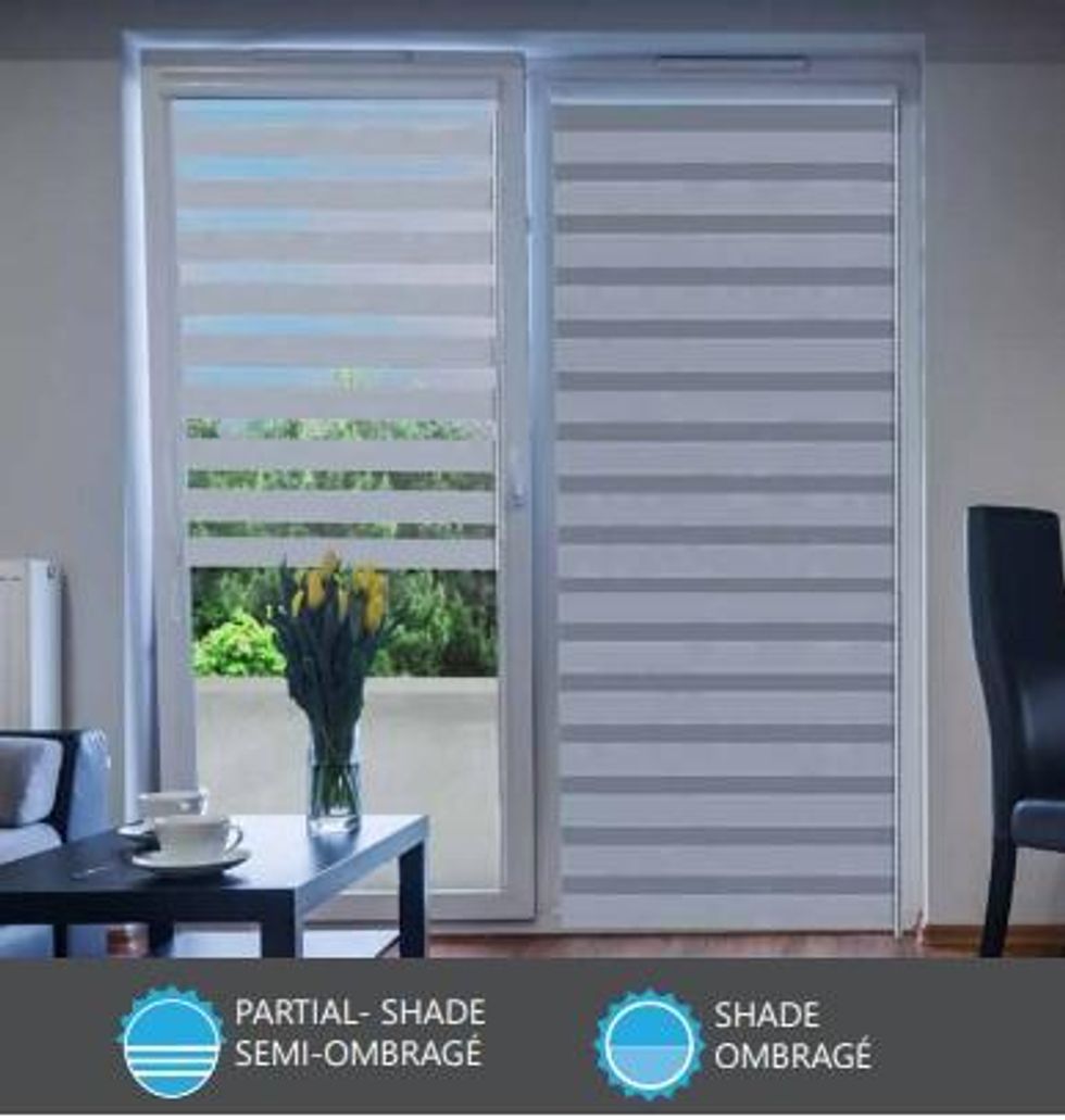 Store enrouleur z\u00e9br\u00e9 \u00e0 double couche.