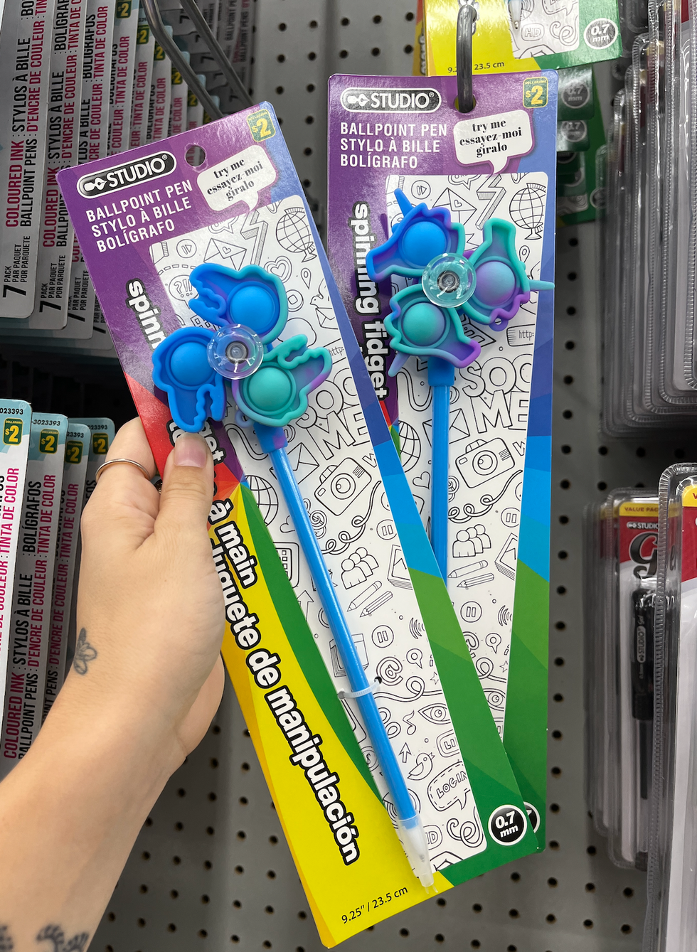 Stylos au Dollarama.