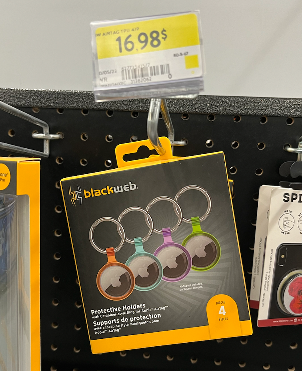 Supports de protections pour AirTag de diff\u00e9rentes couleurs.