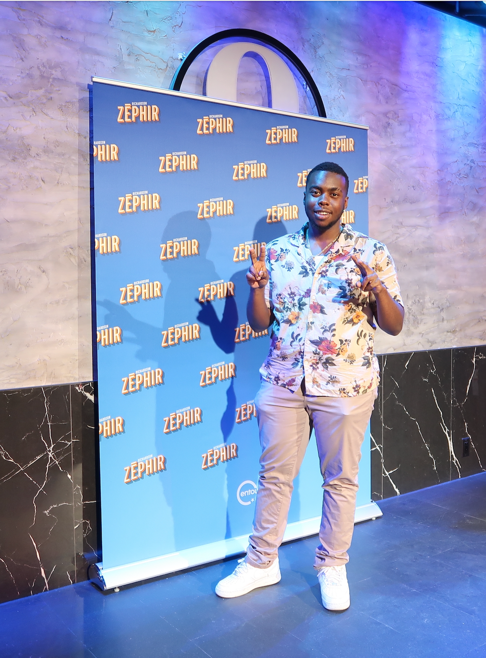 Ta\u00ef au premier one-man show de Richardson Z\u00e9phir.