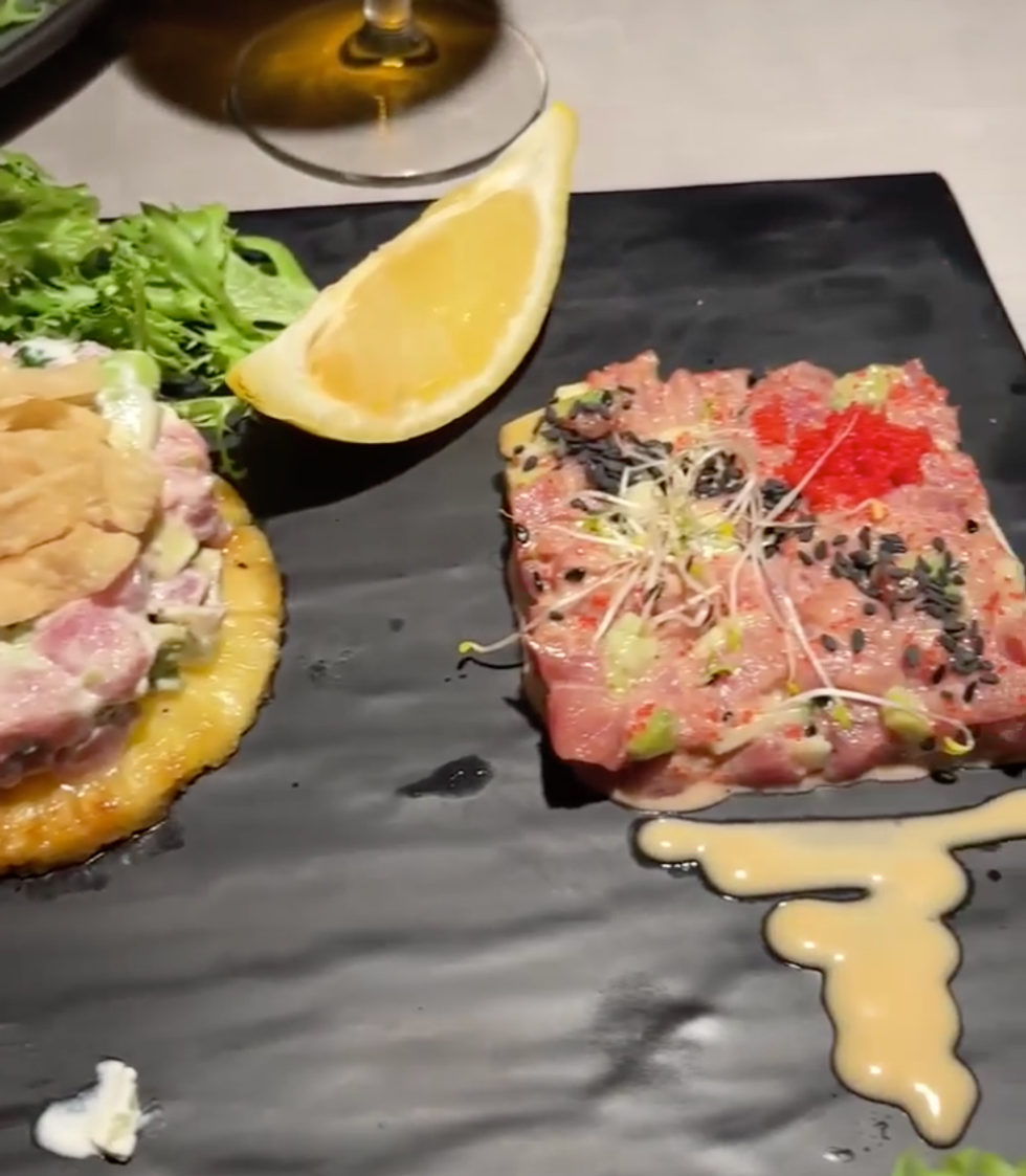 Tartare de thon au s\u00e9same.