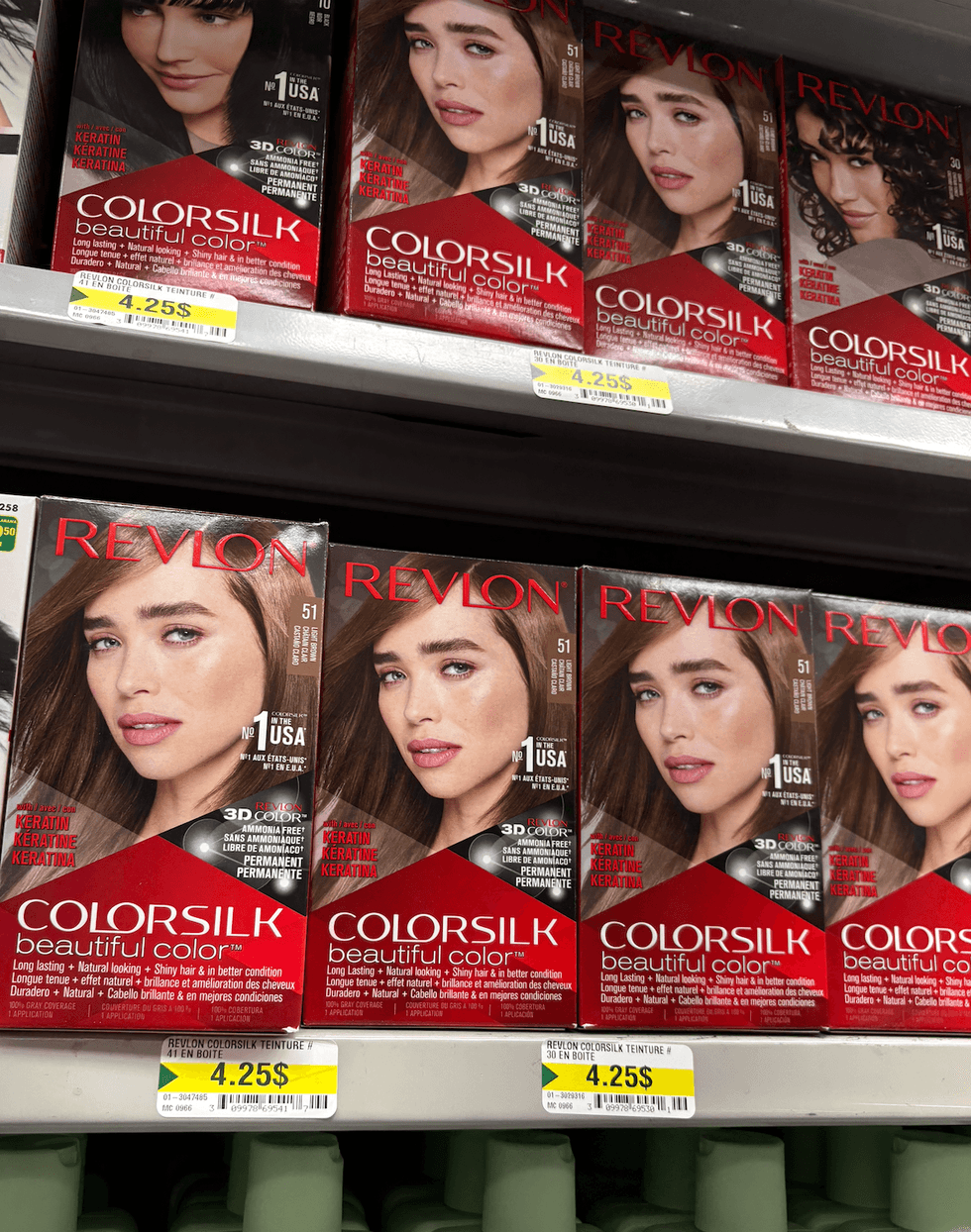 Teinture capillaire Revlon sur les tablettes du Dollarama.