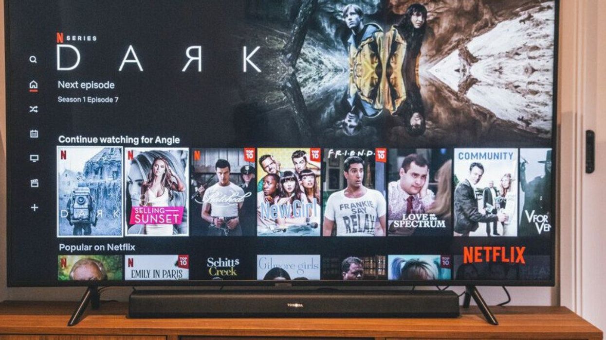 Téléviseur où l'on voit la plateforme Netflix.