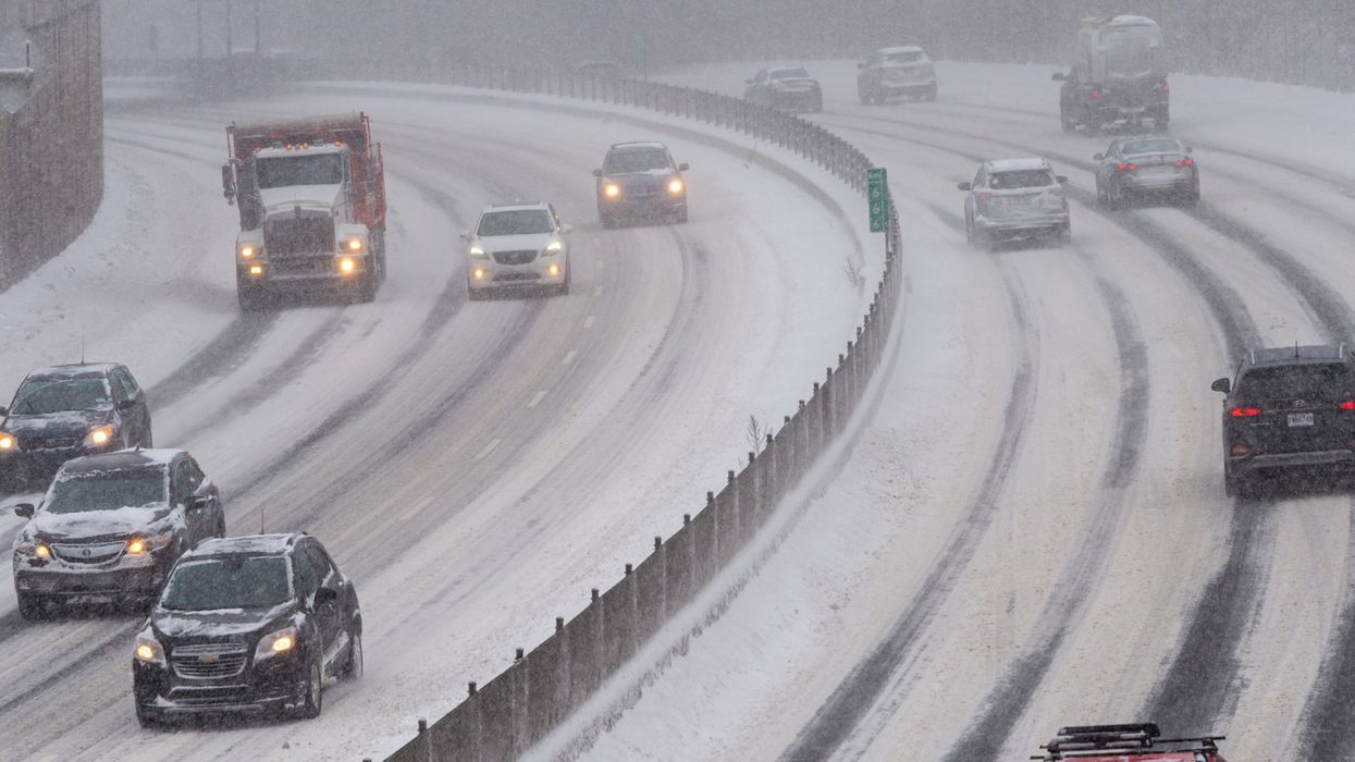 Tempête de neige : la SQ demande d'éviter de prendre la route à moins d'une urgence
